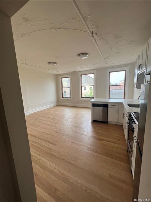 301-317 Main St, Poughkeepsie, NY, 12601-3116 | Card Image