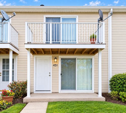 451 Meadow Green Ln, Round Lake Beach, IL, 60073-1356 | Card Image