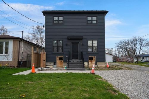 781 Oliva St, Pickering, ON, L1W2V9 | Card Image