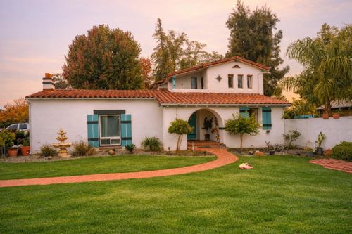 2002 Merced St, Selma, CA, 93662-3018 | Card Image