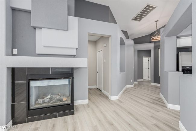 Great room w/ Fireplace | Image 9