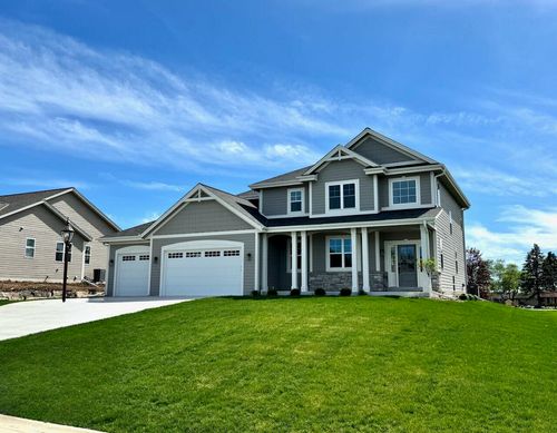 5425487 Pebble Brook Ct, Waukesha, WI, 53189-7744 | Card Image