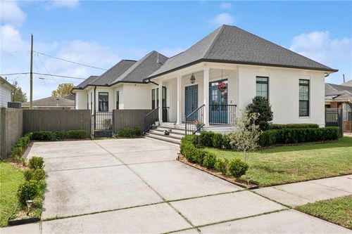 412 Genet Dr, Arabi, LA, 70032-2040 | Card Image