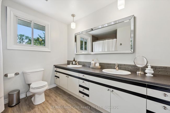 125 Macgregor Cres, House other with 3 bedrooms, 2 bathrooms and 5 parking in Waterloo ON | Image 24