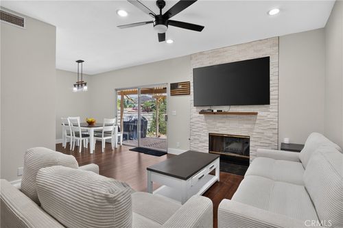 198-22914 Banyan Pl, Santa Clarita, CA, 91390-5825 | Card Image
