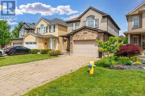 6828 Vallas Cir, London, ON, N6P0B5 | Card Image
