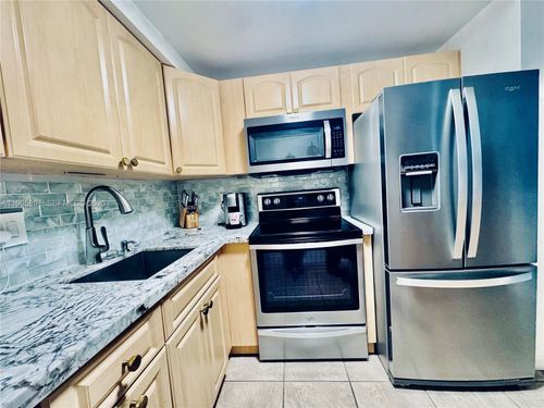 apt-2g-6000 Ne 22nd Way, Fort Lauderdale, FL, 33308-2234 | Card Image