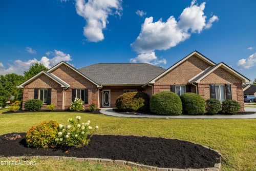 2202 Dublin Dr, Maryville, TN, 37803-8319 | Card Image