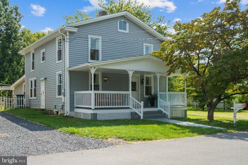 220 W O St, PURCELLVILLE, VA, 20132-3002 | Card Image
