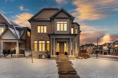 55 Av Christine Elliott, Whitby, ON, L1P0C8 | Card Image