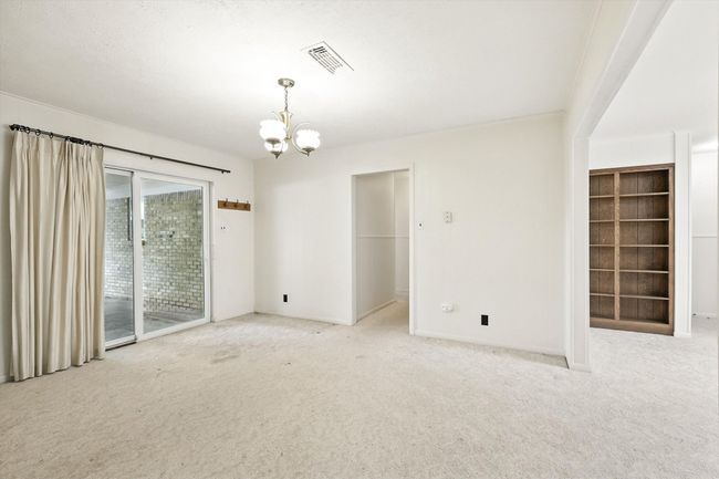 100 Hillcrest St, House other with 3 bedrooms, 2 bathrooms and null parking in Sanger TX | Image 4