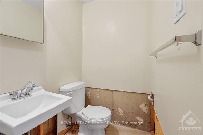 B - 426 Moodie Dr, Condo with 3 bedrooms, 2 bathrooms and 1 parking in Nepean ON | Image 26