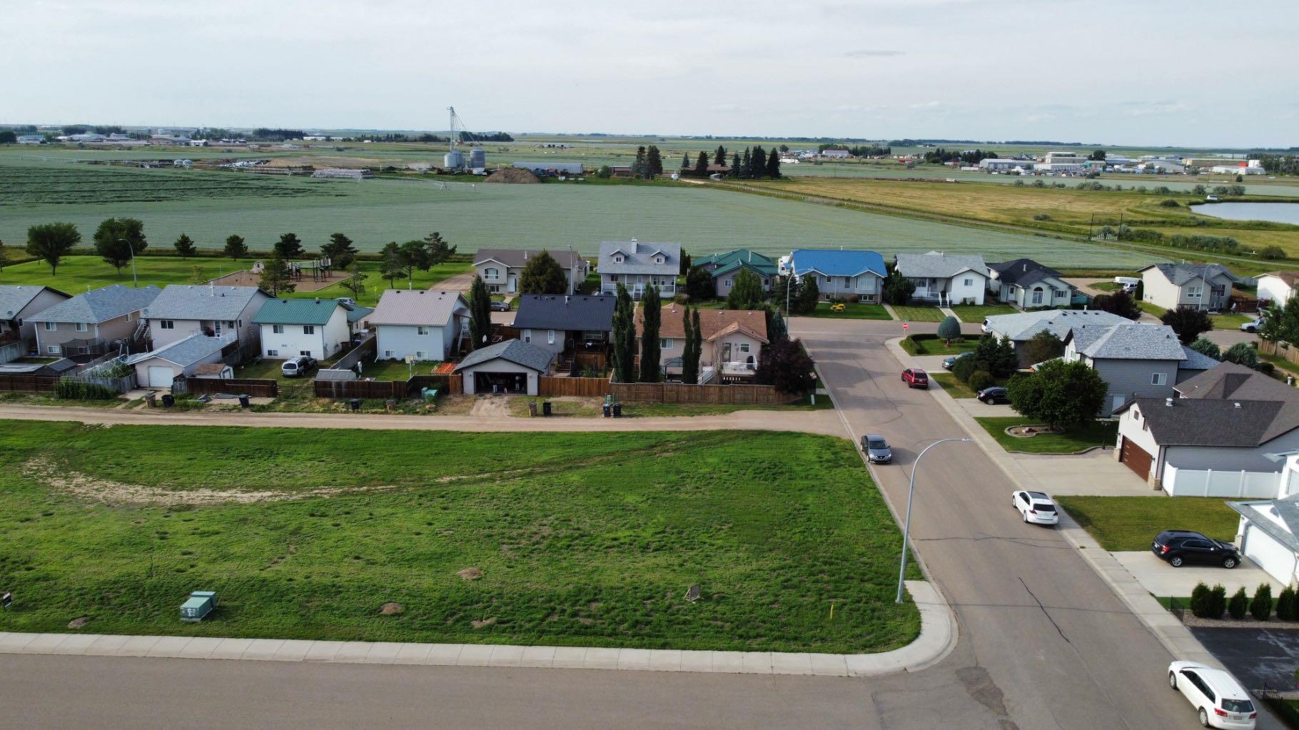 Land in Brooks