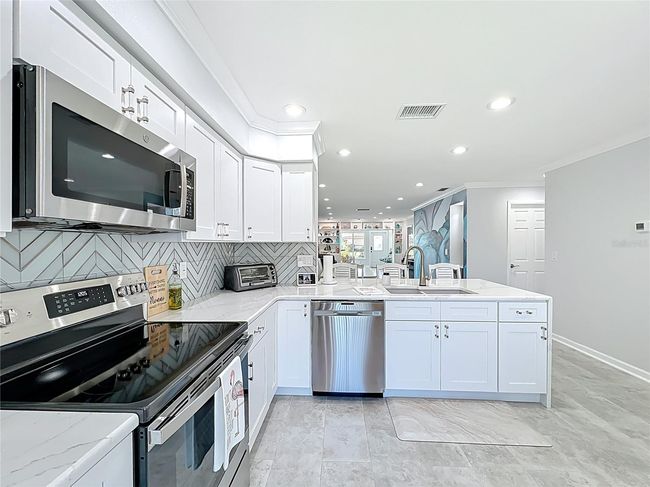 APT-27A - 19029 Us Highway 19 N, House other with 2 bedrooms, 2 bathrooms and null parking in CLEARWATER FL | Image 8