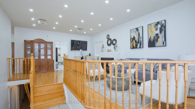 32 Pappain Cres, House other with 6 bedrooms, 3 bathrooms and 4 parking in Brampton ON | Image 10