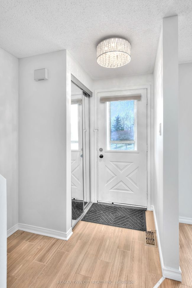 44 Cole Rd, House attached with 3 bedrooms, 2 bathrooms and 3 parking in Guelph ON | Image 6