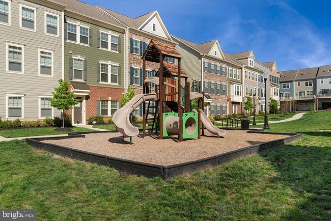 9520 Barnes Loop, Townhouse with 3 bedrooms, 4 bathrooms and null parking in MANASSAS VA | Image 39