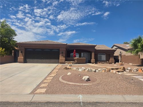 2121 E Desert Lakes Dr, Fort Mohave, AZ, 86426-6813 | Card Image