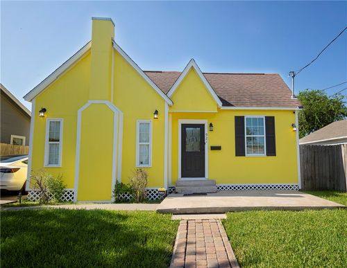 921 Elizabeth St, Corpus Christi, TX, 78404-2037 | Card Image