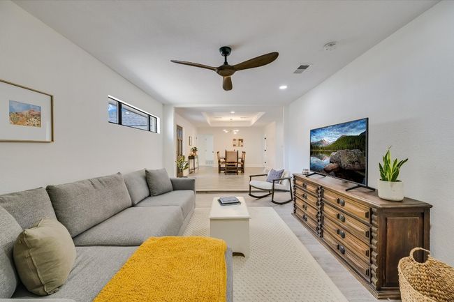 10104 Oak Hollow Cir, House other with 4 bedrooms, 2 bathrooms and 2 parking in Austin TX | Image 6