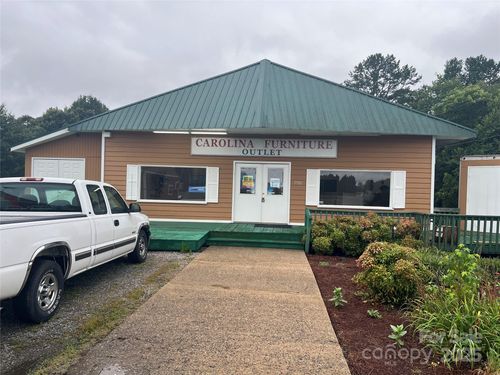 3506 Springs Rd Ne, Hickory, NC, 28601-7782 | Card Image