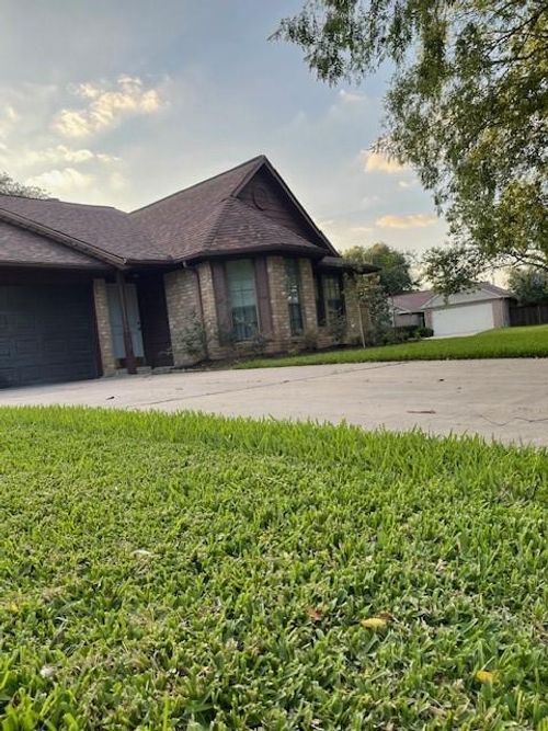 2902 Pioneer Pass, Sugar Land, TX, 77479-2017 | Card Image