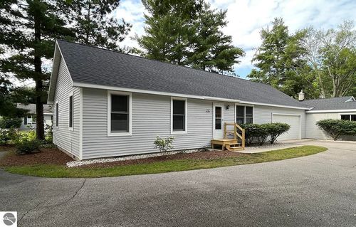 837 Fern Street, Traverse City, MI, 49686 | Card Image