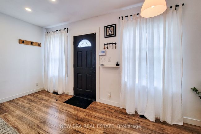 18 Ellis Ave, House other with 2 bedrooms, 2 bathrooms and 1 parking in Hamilton ON | Image 9