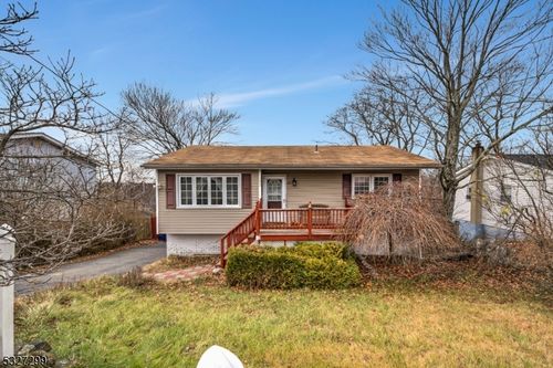 152 Rollins Trl, Hopatcong, NJ, 07843-1777 | Card Image