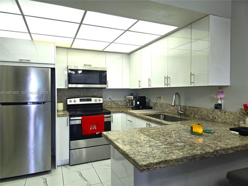 apt-216-1750 W 56th St, Hialeah, FL, 33012-2040 | Card Image