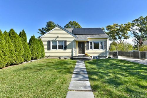 95 Wright Ave, Deer Park, NY, 11729-2807 | Card Image