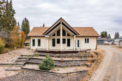 126 4th Street, Leslieville, AB, T0M1H0 | Card Image