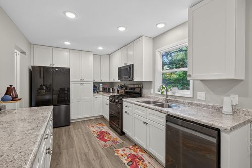 3425 Zenith Ave N, Robbinsdale, MN, 55422-2939 | Card Image