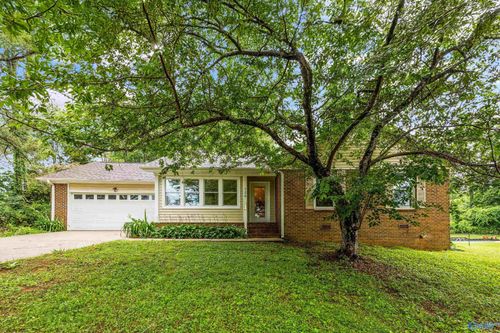 124 Allenwood Dr, Huntsville, AL, 35811-9436 | Card Image