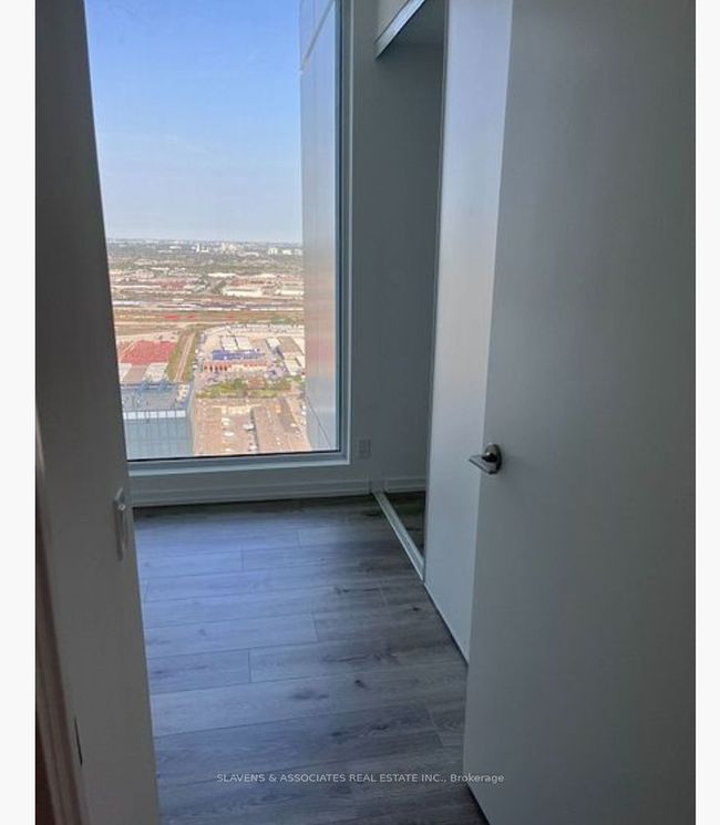 4912 - 7890 Jane St, Condo with 2 bedrooms, 2 bathrooms and null parking in Concord ON | Image 4