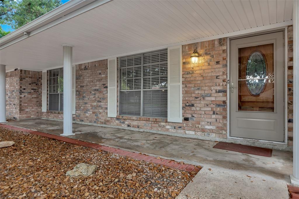 Hillcrest Dr, Conroe, TX 77301