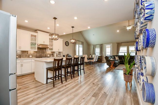 2626 Summer Indigo Trl, House other with 5 bedrooms, 3 bathrooms and 2 parking in Pearland TX | Image 11