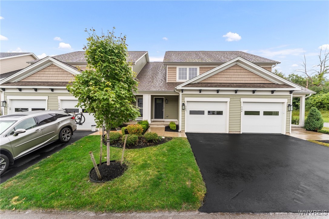 Carriage Ln, Buffalo, NY 14224