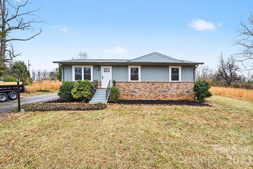 300 Lakewood Dr, Gastonia, NC, 28056-8016 | Card Image