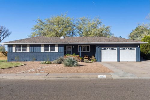 3901 Palomas Ct Ne, Albuquerque, NM, 87110-1214 | Card Image