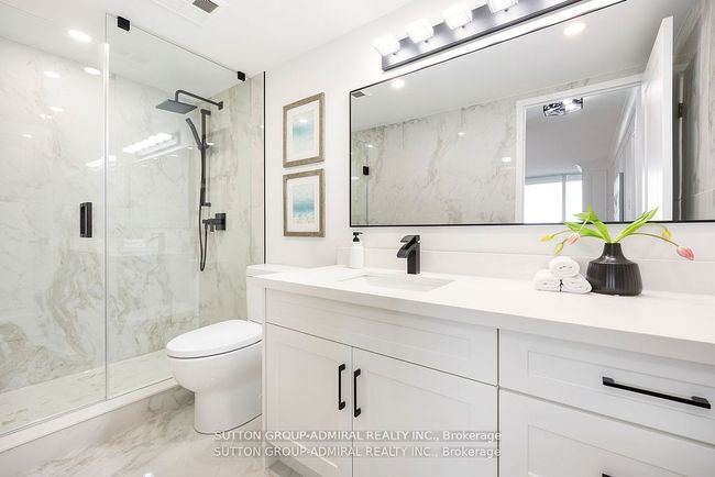 602 - 11 Townsgate Dr, Condo with 2 bedrooms, 2 bathrooms and null parking in Vaughan ON | Image 16