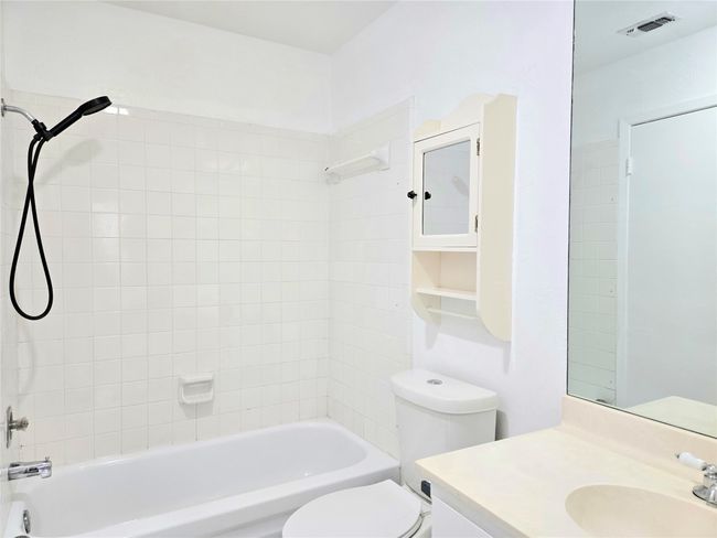 APT-10 - 2906 West Ave, Condo with 2 bedrooms, 2 bathrooms and 2 parking in Austin TX | Image 13