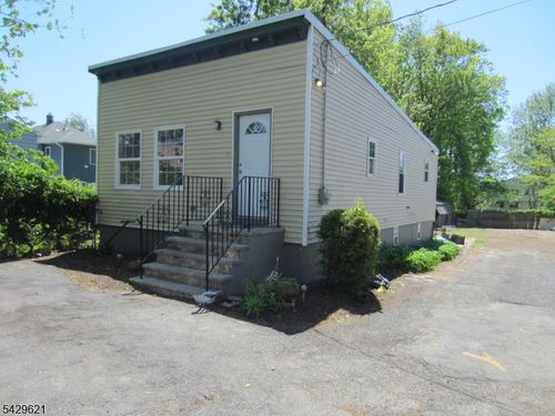 279 Oregon St, Vauxhall, NJ, 07088-1318 | Card Image