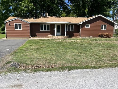 511 W 5th St, Benton, IL, 62812-1238 | Card Image