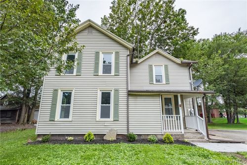 34 Grove St, Westfield, NY, 14787-1318 | Card Image