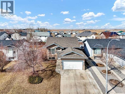 123 Upland Rd W, Brooks, AB, T1R0P9 | Card Image