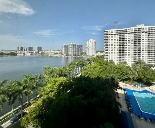 914e-2851 Ne 183rd St, Aventura, FL, 33160-2141 | Card Image