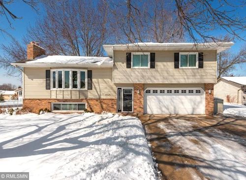 4525 Oakhurst Ave, Vadnais Heights, MN, 55127-3538 | Card Image