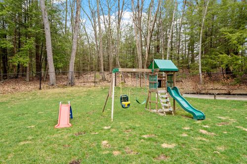 1 Brandy Rock Rd, Derry, NH, 03038-5939 | Card Image