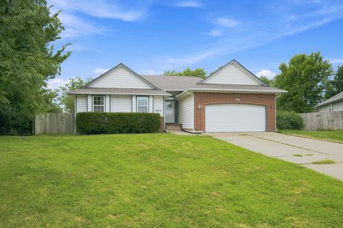10413 W University Ct, Wichita, KS, 67209-3521 | Card Image